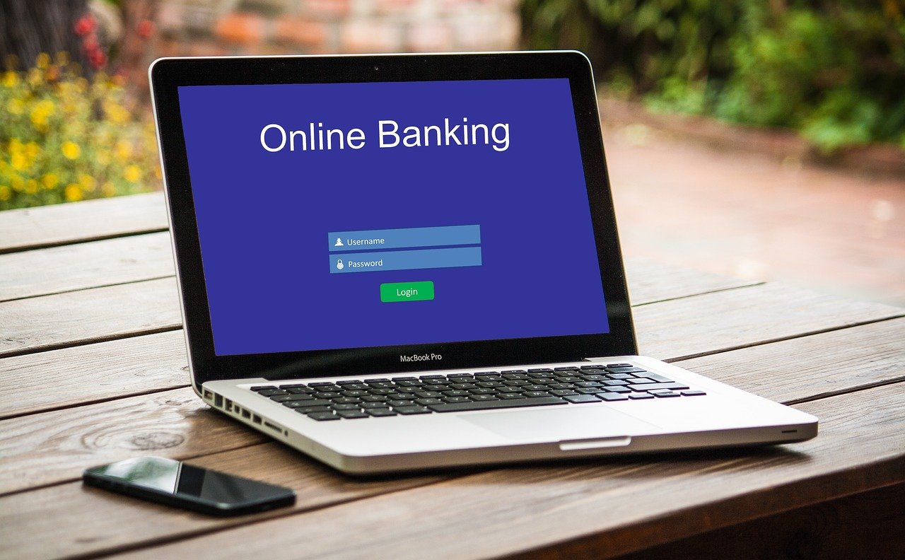 Banque en ligne ou banque traditionnelle